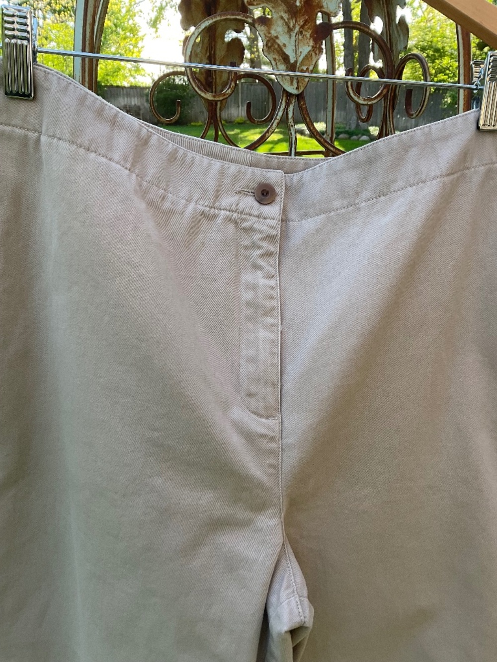 Jones New York Tan Capris, size 16